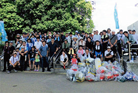 近隣道路の清掃活動