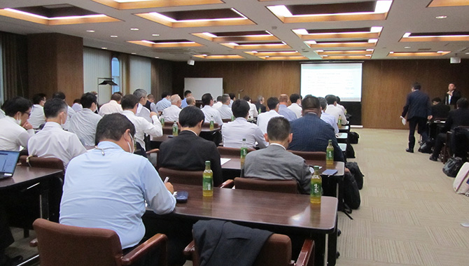 会員各社が会した全体会議（2023年6月）